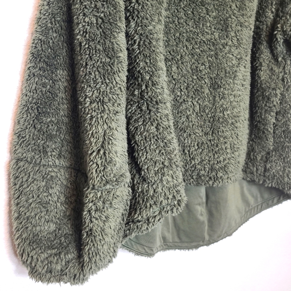 LULULEMON Warm Restore Sherpa Fleece Pullover in Army Green Size M/L - Picture 5 of 12